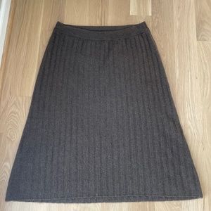 Quince Mongolian Cashmere Midi skirt size Large GUC